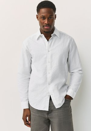 Next REGULAR FIT - JAQUARD PRINT LONG SLEEVE  - Košeľa - white