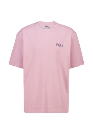 Light pink cotton T-shirt with short sleeves, round neck, and embroidered “NYC” logo in dark blue on the left chest area.