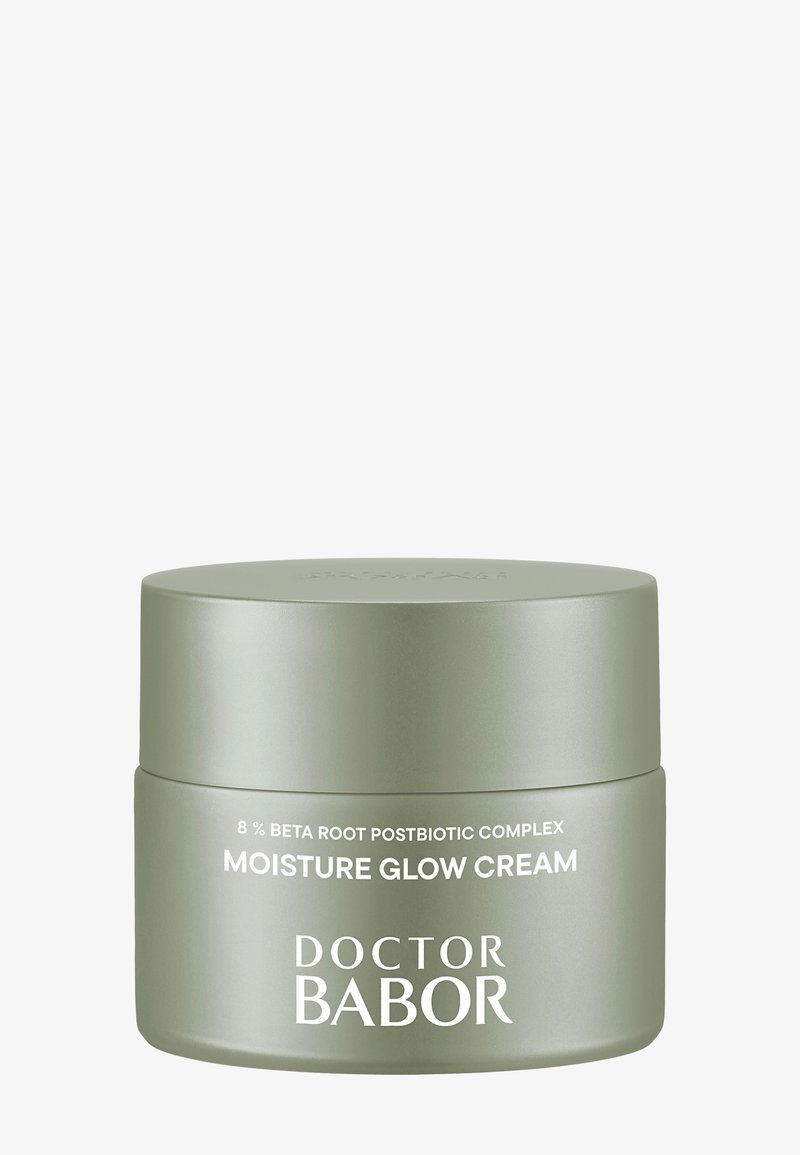 Doctor Babor Moisture Glow Cream i en mat lysegrøn krukke med præget lågdetalje og hvid tekst med produktinformation.