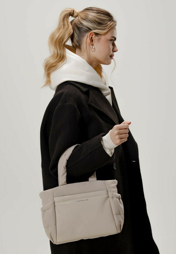 HELLVI CLOUD SMALL - Handtasche - sandstone