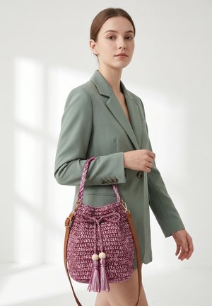 Kassandra, KASSANDRA BUCKET BAG - Sac à main - purple