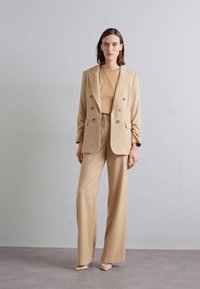 Veronica Beard TONELLI PANT - Trousers - dark camel/light camel