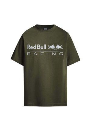 Olivenfarbener Baumwoll-T-Shirt mit dem Schriftzug "Red Bull Racing" in weiß sowie dem Red Bull-Logo. Mit kurzen Ärmeln und rundem Halsausschnitt.