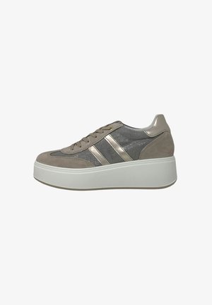 Sneaker platform beige e grigia con dettagli metallici, chiusura frontale con lacci e suola bianca spessa, mostrata in profilo destro su sfondo bianco.