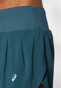 ASICS ROAD SHORT - Pantalón corto de deporte - saxon green