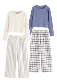 Sæt til natbeklædning i bomuld bestående af en hvid bluse med lange ærmer, en lyseblå bluse, pyjamasbukser med striber og pyjamasbukser med tern i blåt og hvidt.