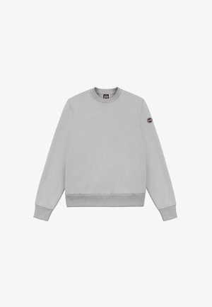 Hallja puuvillasegust hallist särgist, millel on ümardatud kaelus, soonikust mansetid ja allääred ning väike logomärk vasakul varrukal.