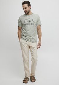 FQ1924 FQBENTE LINEN MIX - Chinos - almond milk