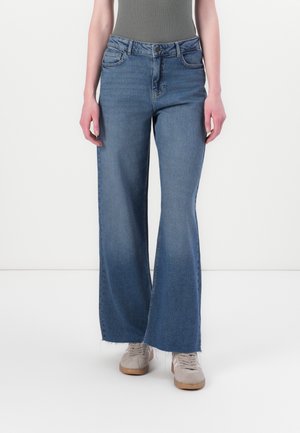 Noisy May NMDAHLIA WIDE LEG - Jeans relaxed fit - medium blue denim