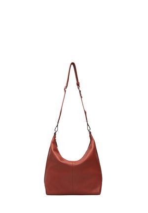 Braune Lederschultertasche mit verstellbarem Riemen und silbernen Beschlägen, schlichtes Design und weiche Textur.