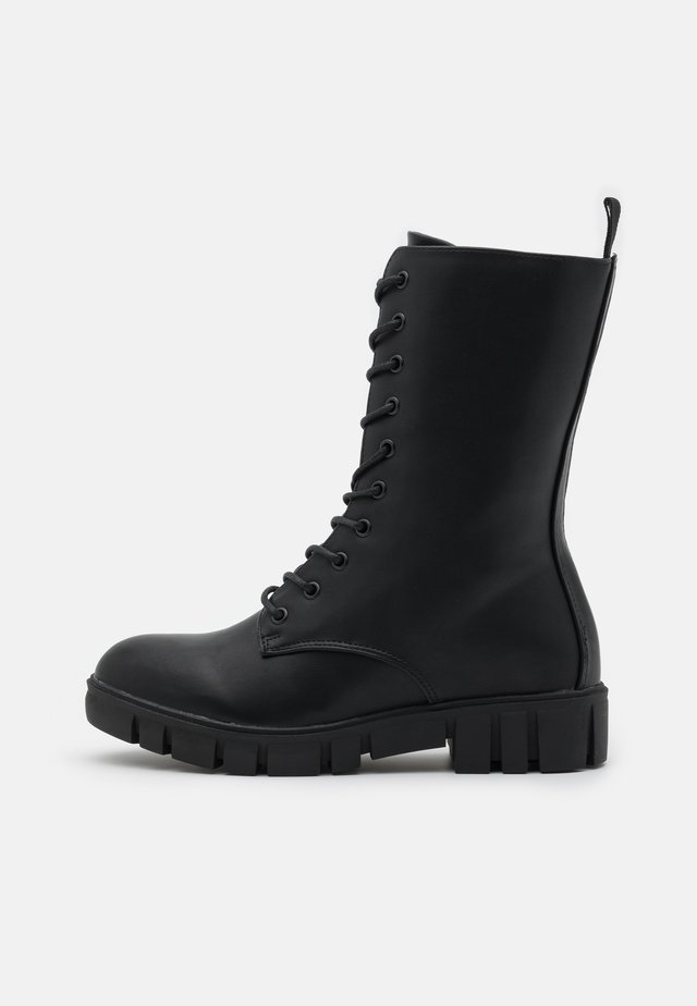 JACQUIE MIDI LACE UP BOOT - Nauhalliset saappaat - black
