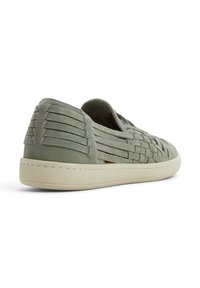 Thumbnail Image 4