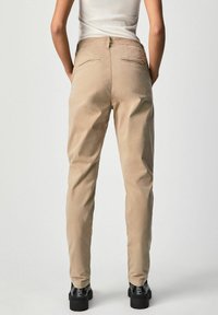 Pepe Jeans Chino kalhoty - beige