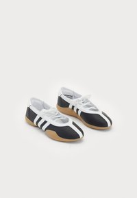 TAEKWONDO MEI BALLET - Ankle strap ballet pumps - core black/cloud white/gum