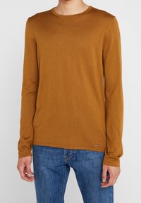 HUGO Trui - cognac
