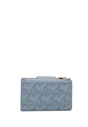 Portefeuille en cuir bleu clair avec motif perforé répétitif "GIV" et fermeture éclair dorée sur le dessus, présenté sur fond blanc.