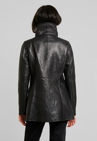 Maze CORNING - Nahkatakki - black