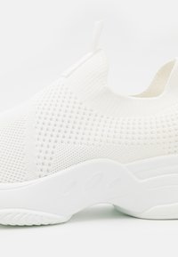 Call it Spring FLEXX - Sportcipő - white