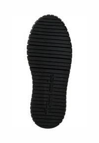 Suela de zapato de goma negra con ranuras horizontales y un acabado texturizado, que presenta la marca y la impresión de la talla en un lado.