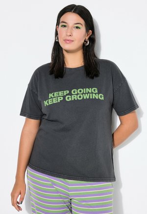 - T-shirt z nadrukiem