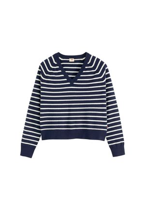 Sweter w pasy w kolorze granatowym i białym, z dekoltem w serek, długimi rękawami i ściągaczami. Wykonany z miękkiego dzianiny, z krótkim fasonem.