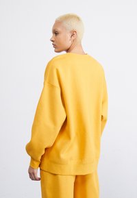 Jordan CREW - Melegítőfelső - yellow ochre