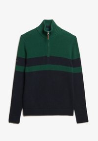 Sweter robiony na drutach w ciemnozielonym i granatowym kolorze, z wysokim kołnierzem, zamkiem błyskawicznym i poziomymi paskami. Miękka tekstura i ściśnięte mankiety.