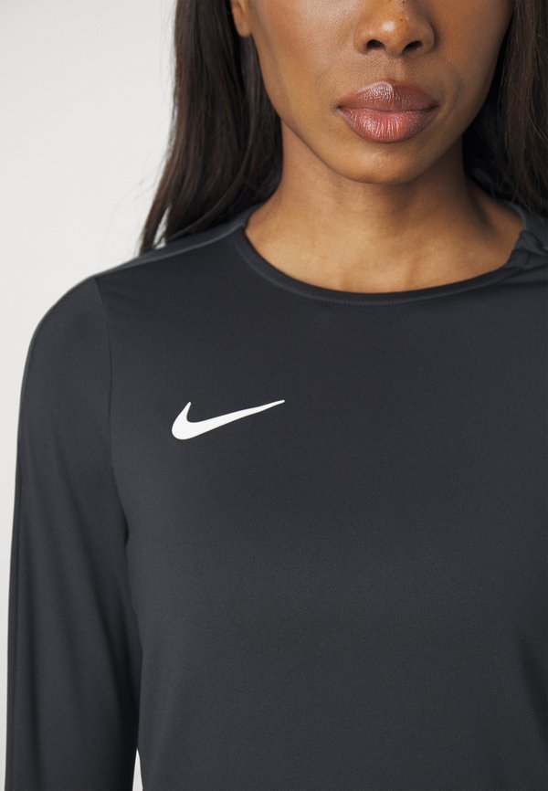 STRIKE CREW TOP - Long sleeved top4