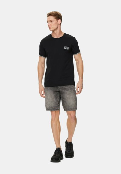 Emporio Armani Camiseta estampada - black