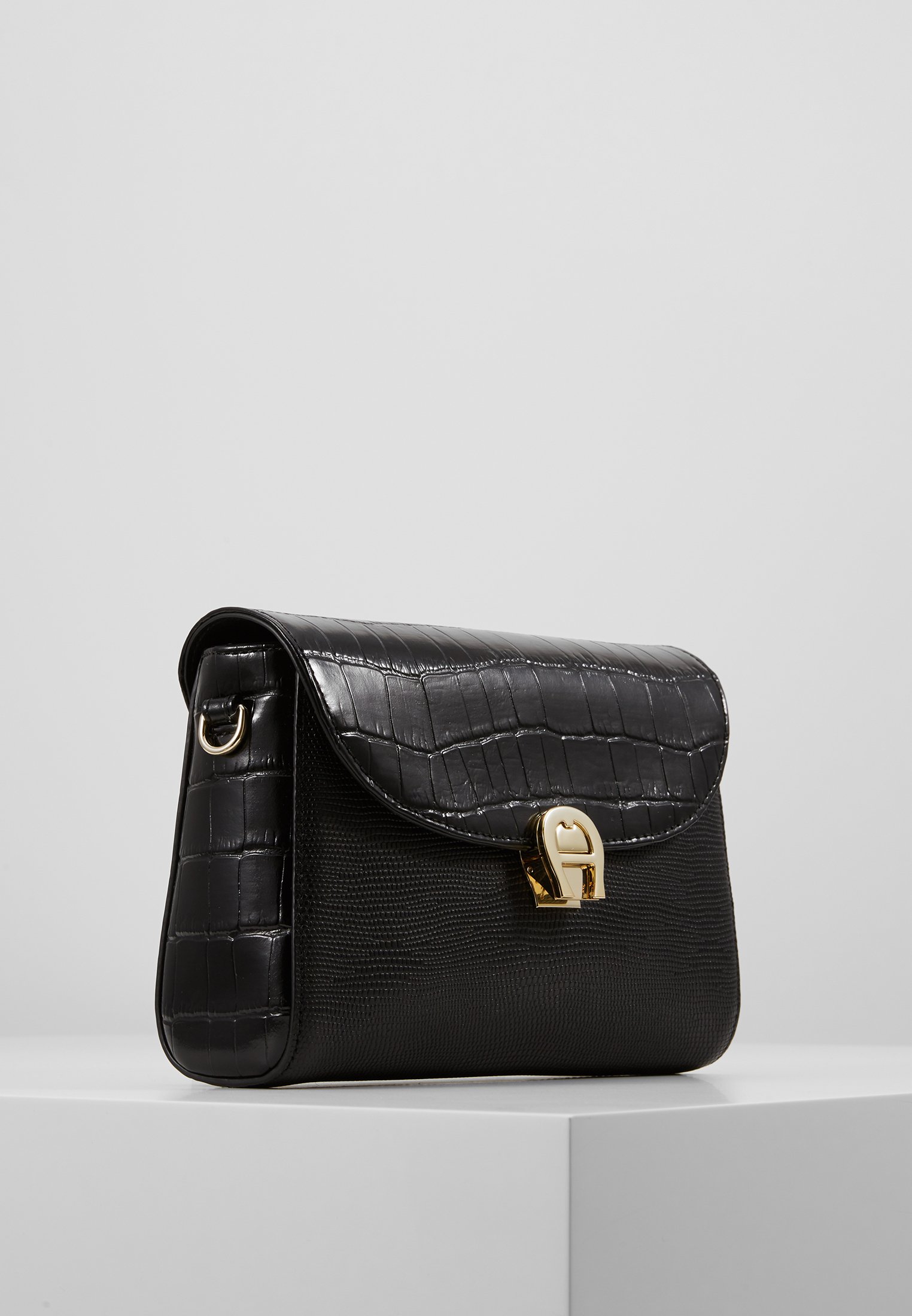 Aigner GENO VEVE CROC LIZ Skulderveske black Zalando.no Aigner GENO VEVE CROC LIZ Skulderveske black Zalando.no