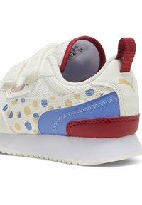 Puma SUMMER CAMP  - Sportcipő - warm white blue skies chamomile