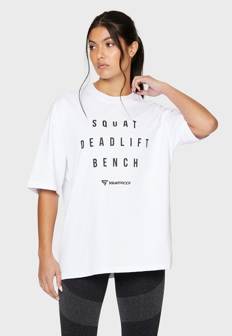 SQUATPROOF SDB PUMP COVER OVERSIZE - T-shirts print - white