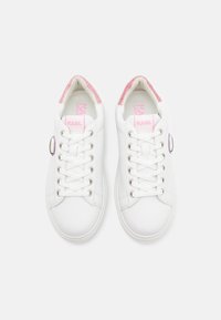 KARL LAGERFELD IKON KAPRI - Zapatillas - white/pink