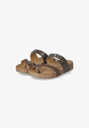 Braune Ledersandalen mit strukturierten Riemen und silbernen Schnallenakzenten, ausgestattet mit einem Korkfußbett und flacher Gummisohle für Komfort.