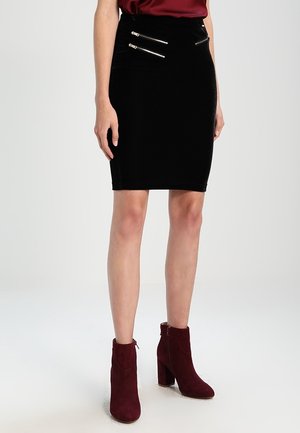 Pencil skirt - black
