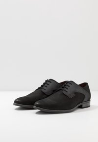 bugatti Elegantní šněrovací boty - black