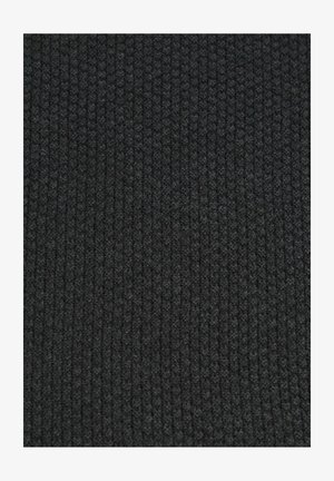 Czarna dzianina o teksturowanym wykończeniu, z pionowym żebrowaniem, miękką powierzchnią, równomiernym splotem i jednolitą kolorystyką.