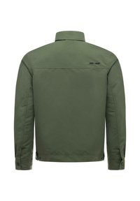 Veste vert olive à manches longues, poignets boutonnés et "EST. 1997" imprimé près de l'épaule droite, en haut du dos.
