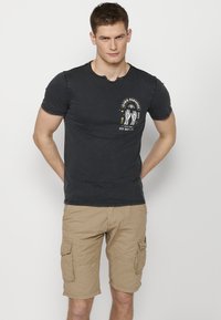 Koroshi SHORT SLEEVE - Triko s potiskem - black
