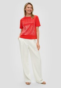 s.Oliver BLACK LABEL - T-shirt z nadrukiem