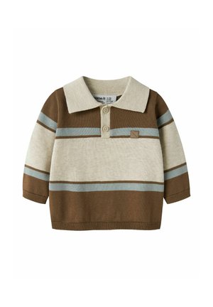 Pull en maille pour enfant à manches longues, avec un col crème, des panneaux marron et crème, des rayures bleu clair et deux boutons sur le devant.