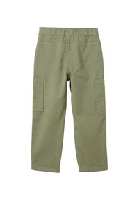 Olijfgroene cargobroek met een elastische tailleband, twee zijzakken en een recht model. Gemaakt van duurzame katoenmix stof.