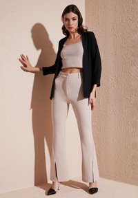 LELA REGULAR FIT - Kardiganas - black