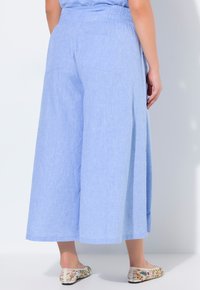 Ulla Popken ECO WIDE CULOTTES - Tygbyxor - sky blue