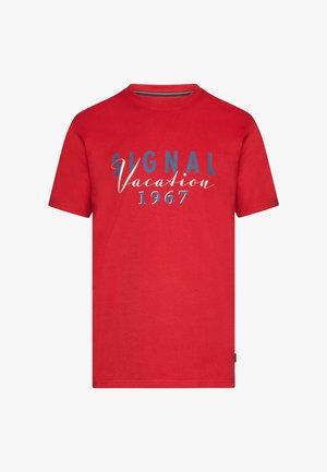 Rød T-shirt med korte ærmer med blå og hvid tekst "Signal Vacation 1967" på fronten.