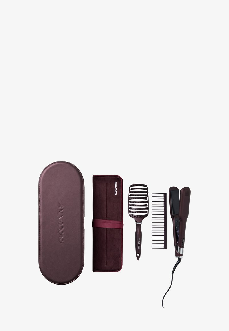 Le fer à lisser de couleur bordeaux comprend un lisseur élégant, un peigne à dents larges, un peigne à dents fines et une trousse texturée pour le rangement.