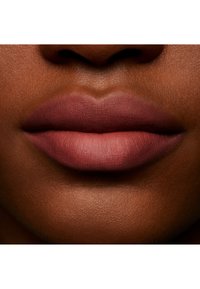 MAC POWDER KISS LIQUID LIPCOLOUR - Flytande läppstift - over the taupe