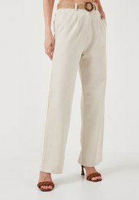 LELA REGULAR FIT - Pantaloni - beige