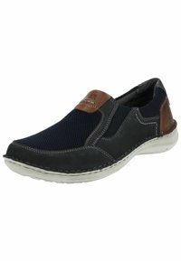 Slip-on obuv s modrou síťovinou a černými koženými akcenty. Obsahuje hnědý kožený štítek a bílou gumovou podrážku se šitými detaily.