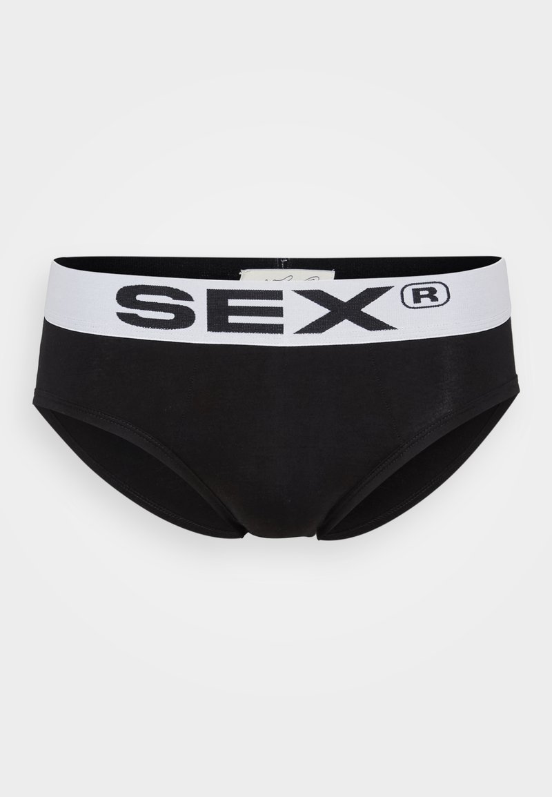 Ropa interior negra con una cinturilla blanca que presenta el texto "SEX" y un símbolo de marca registrada. Tejido suave, diseño de tiro bajo.